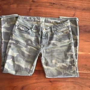Zara skinny leg ankle camouflage pants